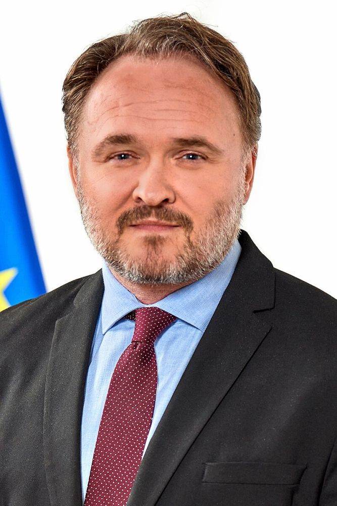 Comisarul european pentru Energie şi Locuinţe: UE nu va mai permite ca Putin să folosească energia ca armă
